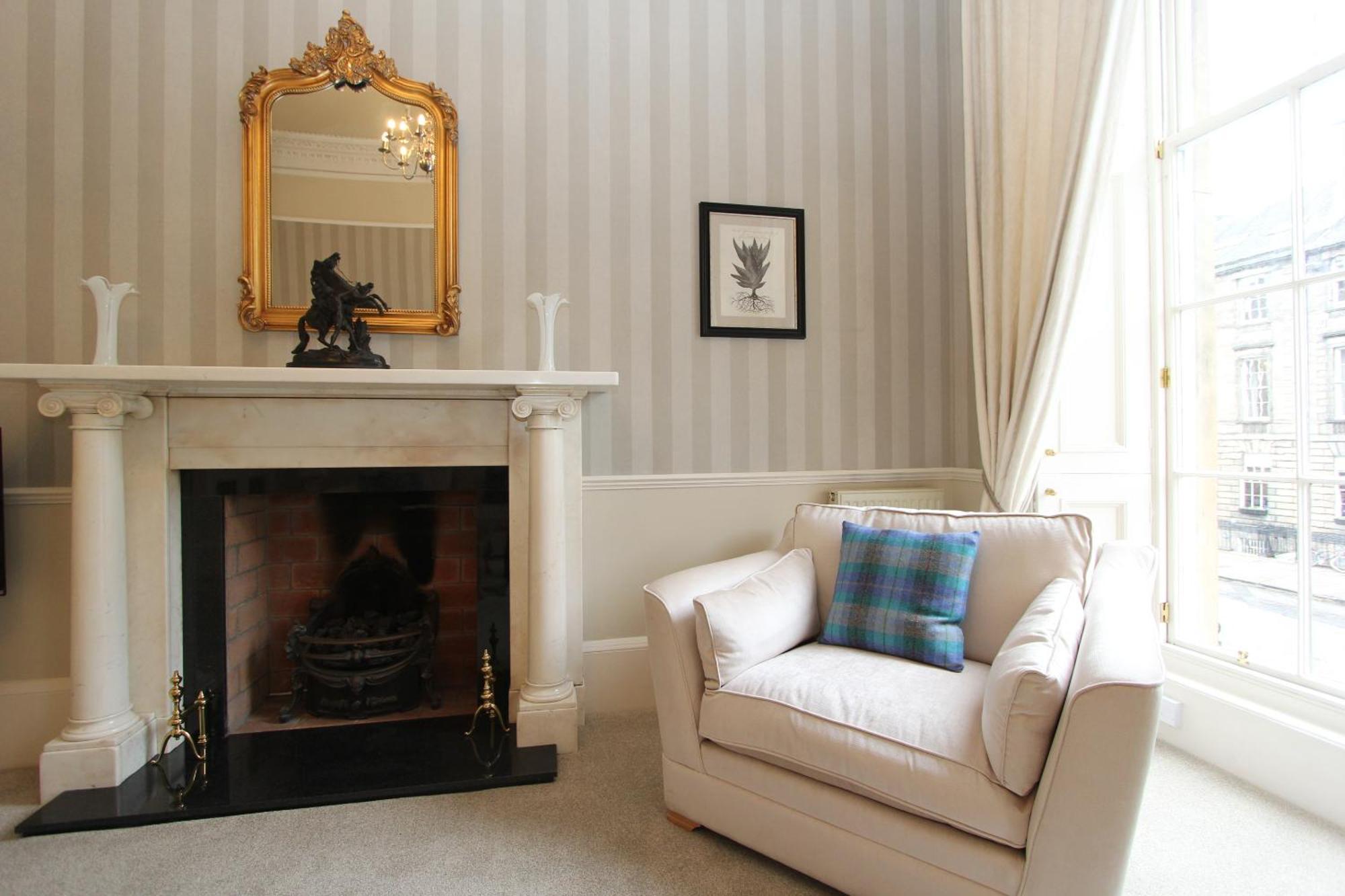 Escape To Edinburgh @ Albyn Place Экстерьер фото